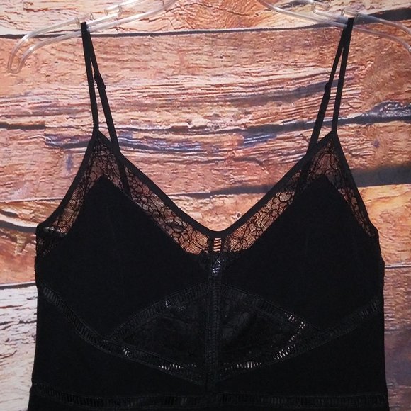 BARDOT 8 NWT Jayne Black Lace Insert Pencil Dress Rockabilly Pin-up - Picture 9 of 13